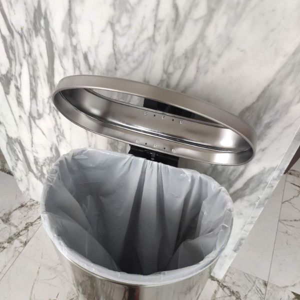 Thùng Rác Inox Bền Bỉ Cho Mọi Khuôn Viên Nhà - RTRI00047 4 Thùng Rác Inox Bền Bỉ Trong Nhà